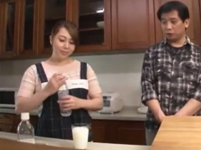 巨乳のムチムチ義母に誘惑されて我慢できずに禁断のパコ