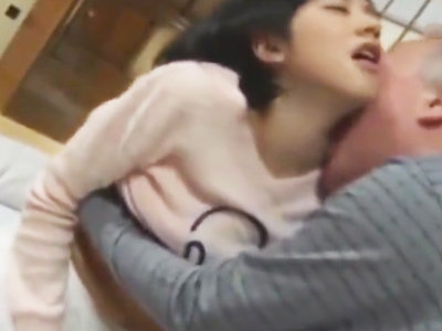 おじさんおチンポで何度も子宮奥を突かれ失神寸前なロリっ娘ｗ