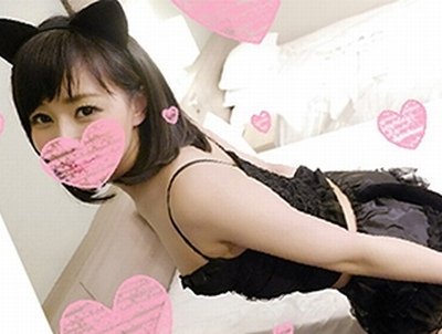 「こんなのしないですよ…」旦那とは絶対にしないコスプレ中出しSEXをしちゃう変態素人妻