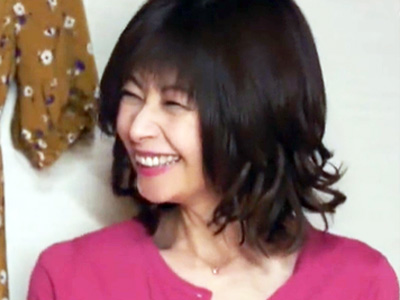 小さい頃から憧れていた母の友達に告されて身体の関係にｗ