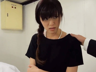 亡くなった夫の兄を名乗る男に脅迫種付けレイプされる美乳未亡人‥