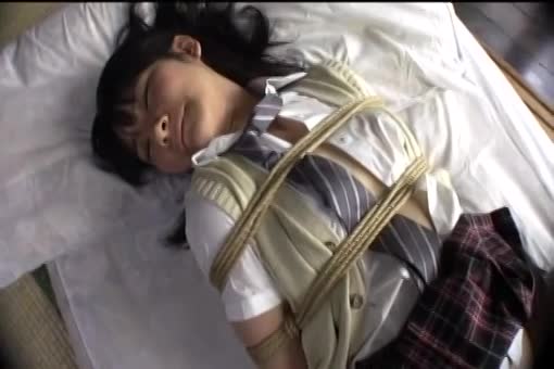 JKになったばかりの実の妹を縛って色んな穴を肉棒で掻き回す鬼畜兄