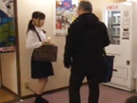 お父さんと一緒に男湯に入ったパイパン美少女娘が他の客に犯され処女喪失ｗ