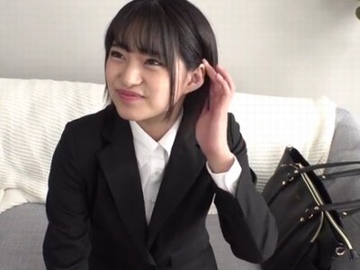 「女性用風俗…？」就活真っ最中のJDがイケメン男優に抱かれて腰砕けイキ